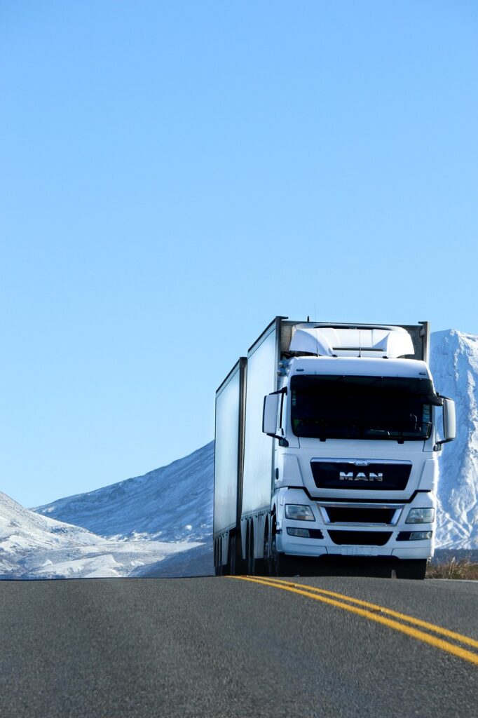 Djupdykning i Frakttjänster: Lastbilstransportens Mångfald och Effektivitet